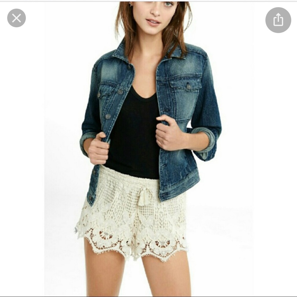 Express Ivory crochet shorts